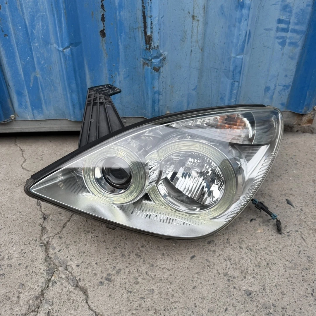 适用别克GL8陆尊2.4前大灯前车灯远近光灯