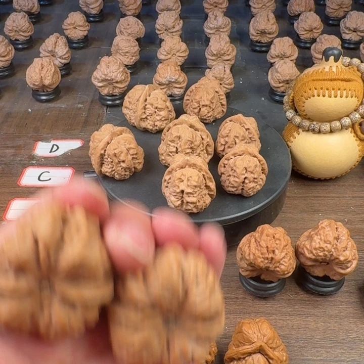 1***ㅤ吊坠文玩核桃我的心好痛啊我的