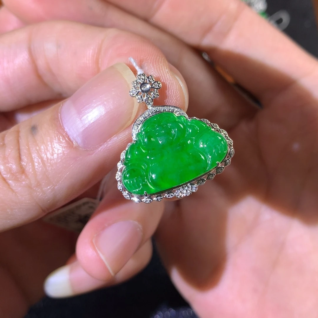 翡翠18K金镶嵌颈饰翡翠