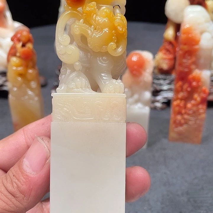 刘***晨寿山石山水画作品欣赏