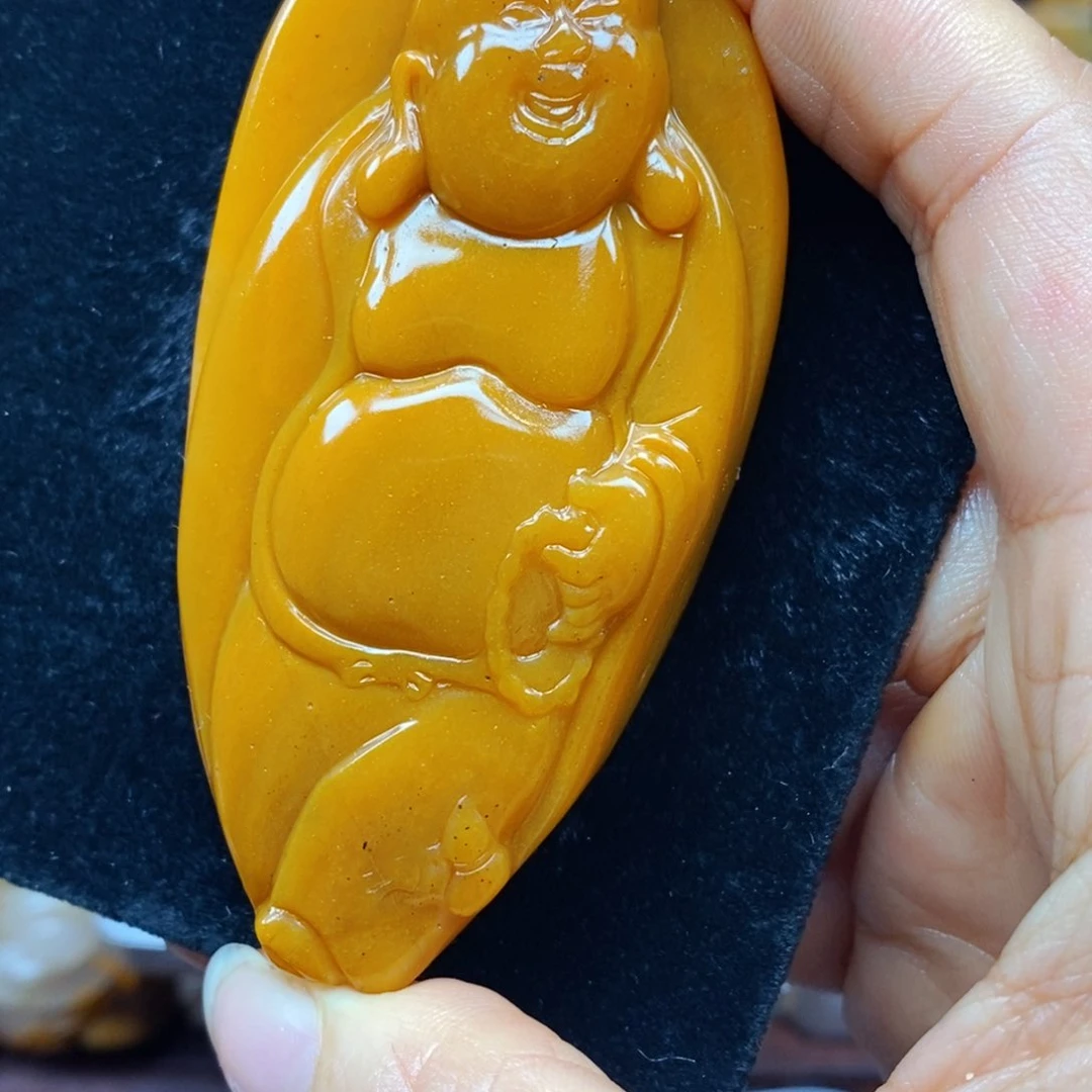 未镶嵌石英质玉（黄龙玉）颈饰