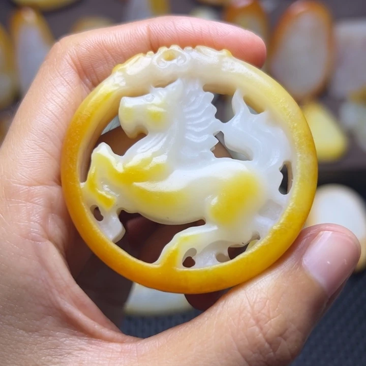 颈饰未镶嵌和田玉