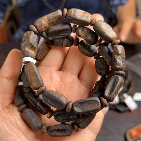 手串沉香红土乌身沉水11克卡10多样性发1条