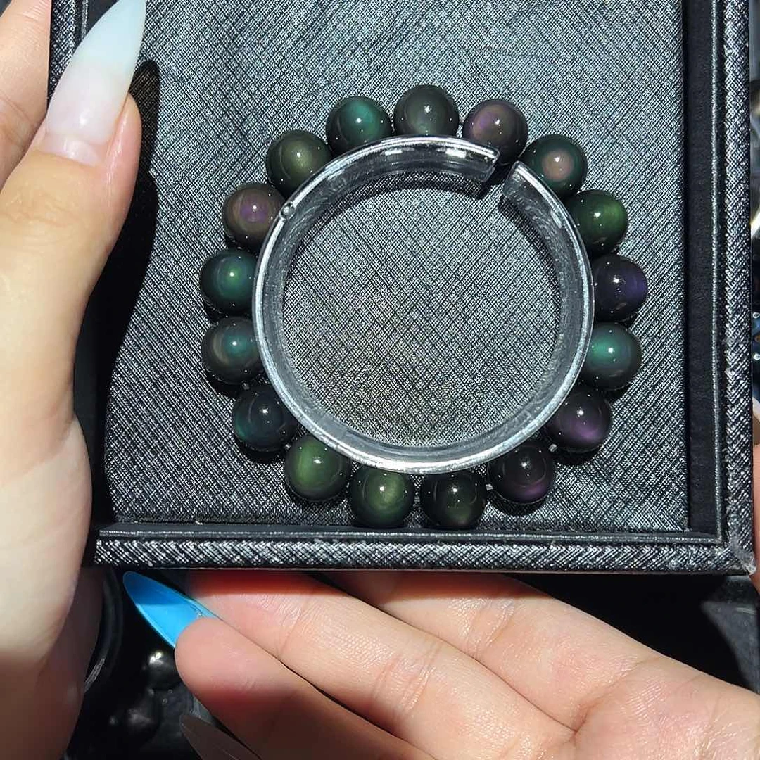 陈****黑曜岩未镶嵌手链