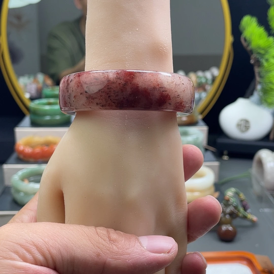 石英质玉手镯未镶嵌