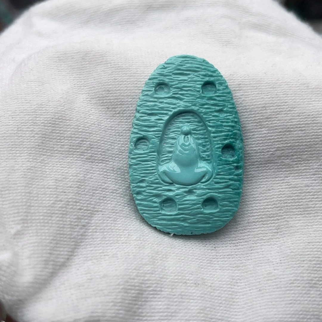 绿松石未镶嵌颈饰