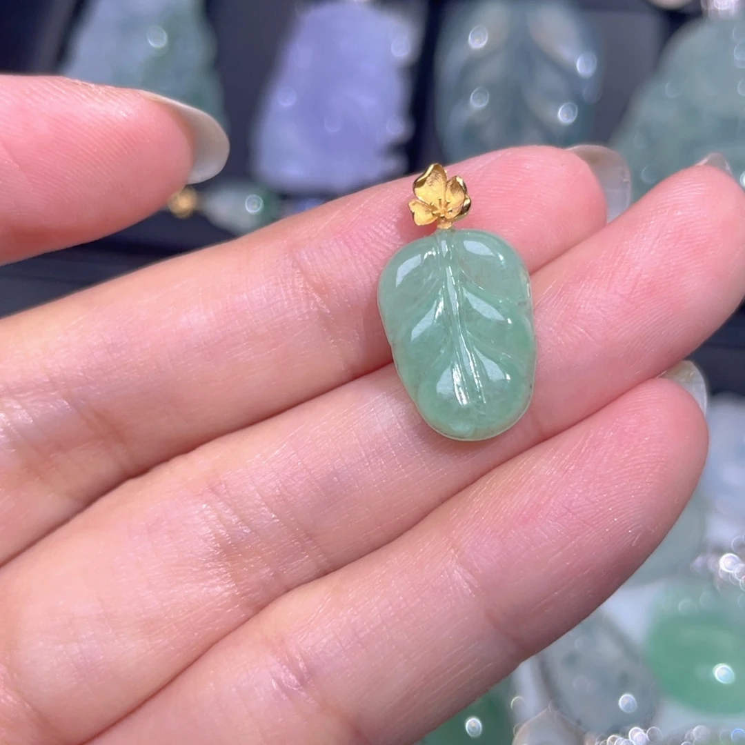 颈饰18K金镶嵌翡翠翡翠