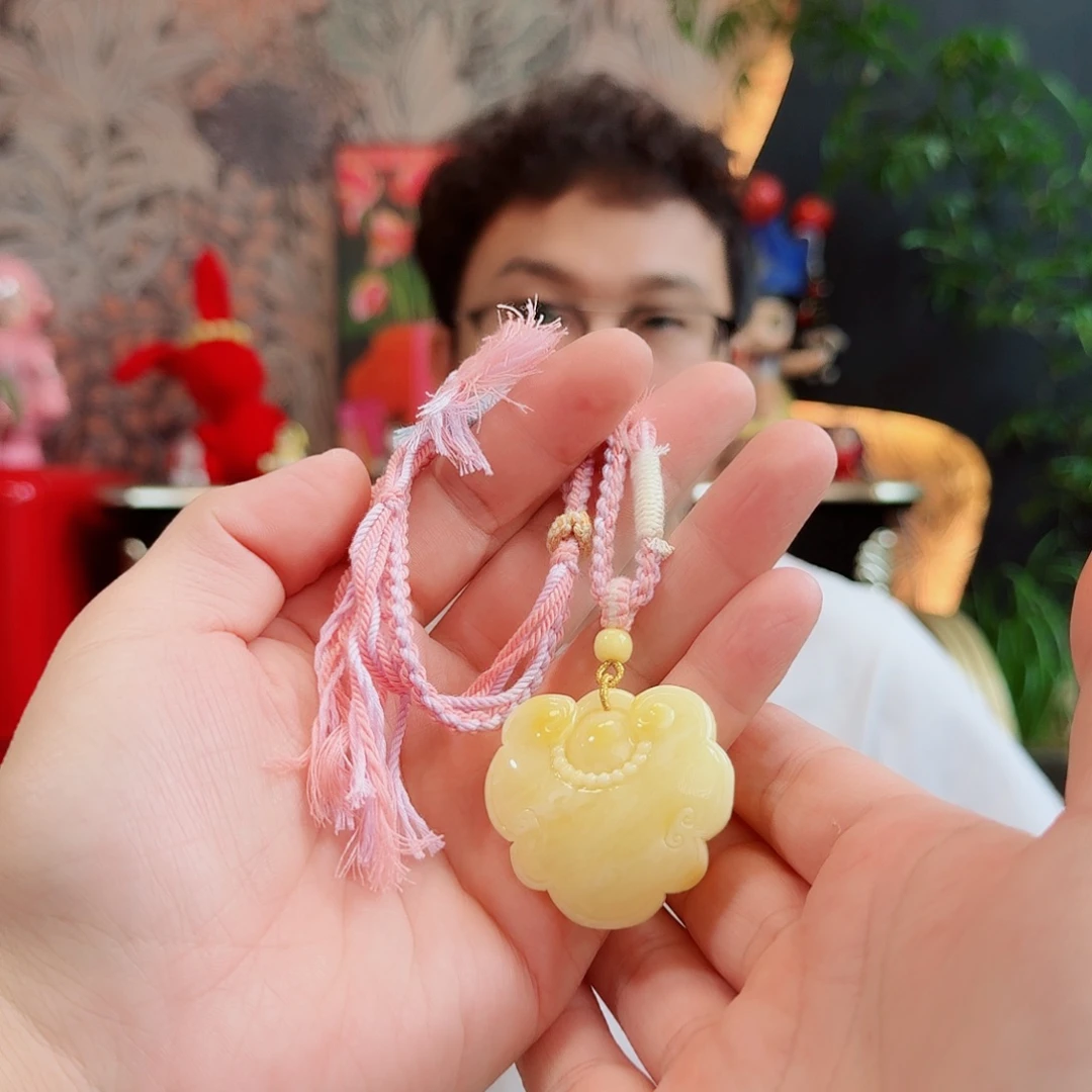 琥珀未镶嵌颈饰精致