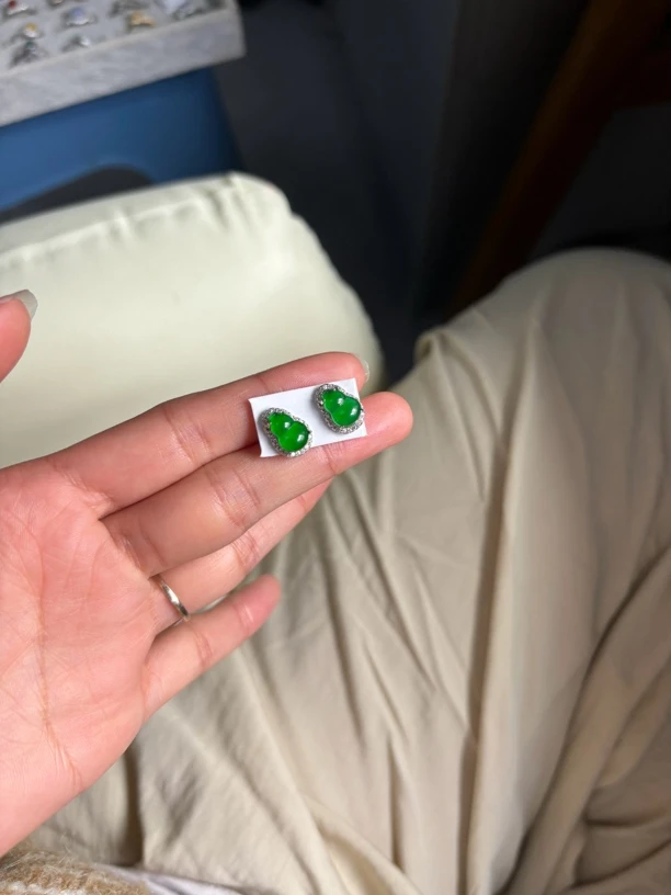 天然A货翡翠S925银耳钉
