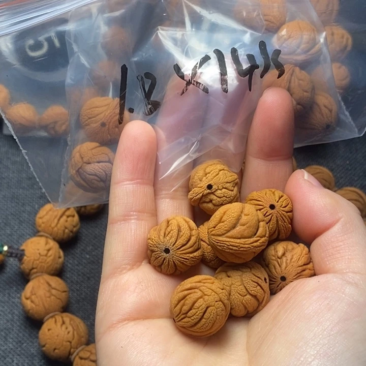 吊坠桃核秦岭山野生桃核