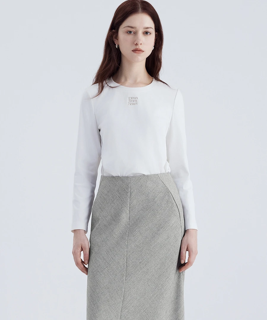 意大利设计师品牌女装。春季长袖T恤