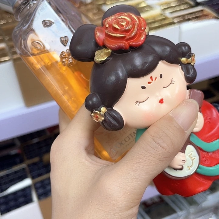 瓷片沐浴陶瓷娃娃
