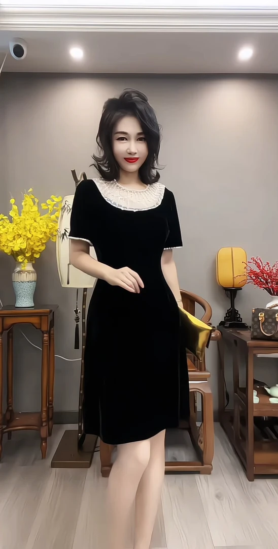 夏季新款时尚气质休闲宽松显瘦大码重工丝绒短袖连衣裙过膝长裙女