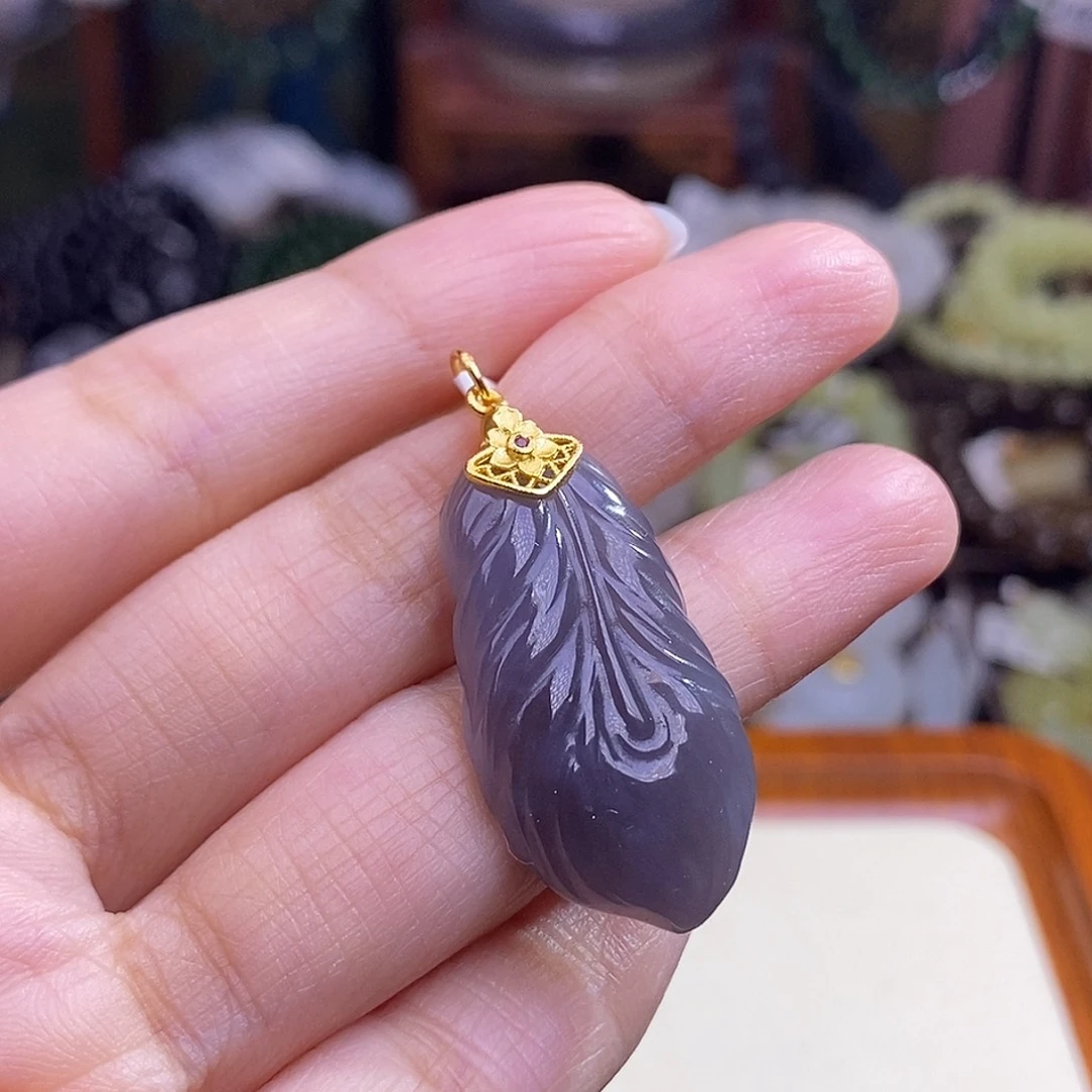 和田玉未镶嵌颈饰福利价银镶浓烟紫