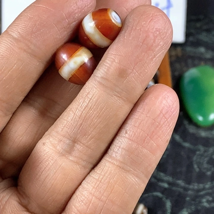 .***.只买单纯的吊坠，没带链子，属的性质。运费