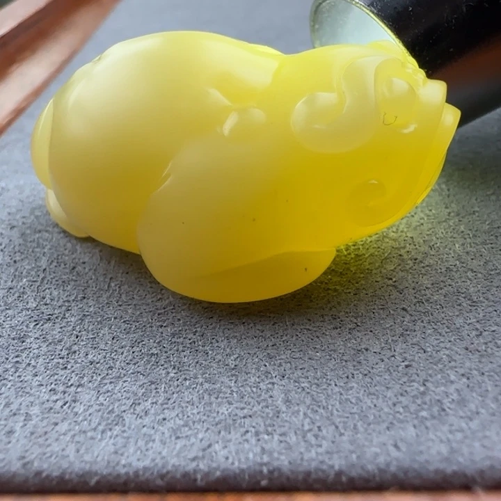 石英质玉未镶嵌颈饰