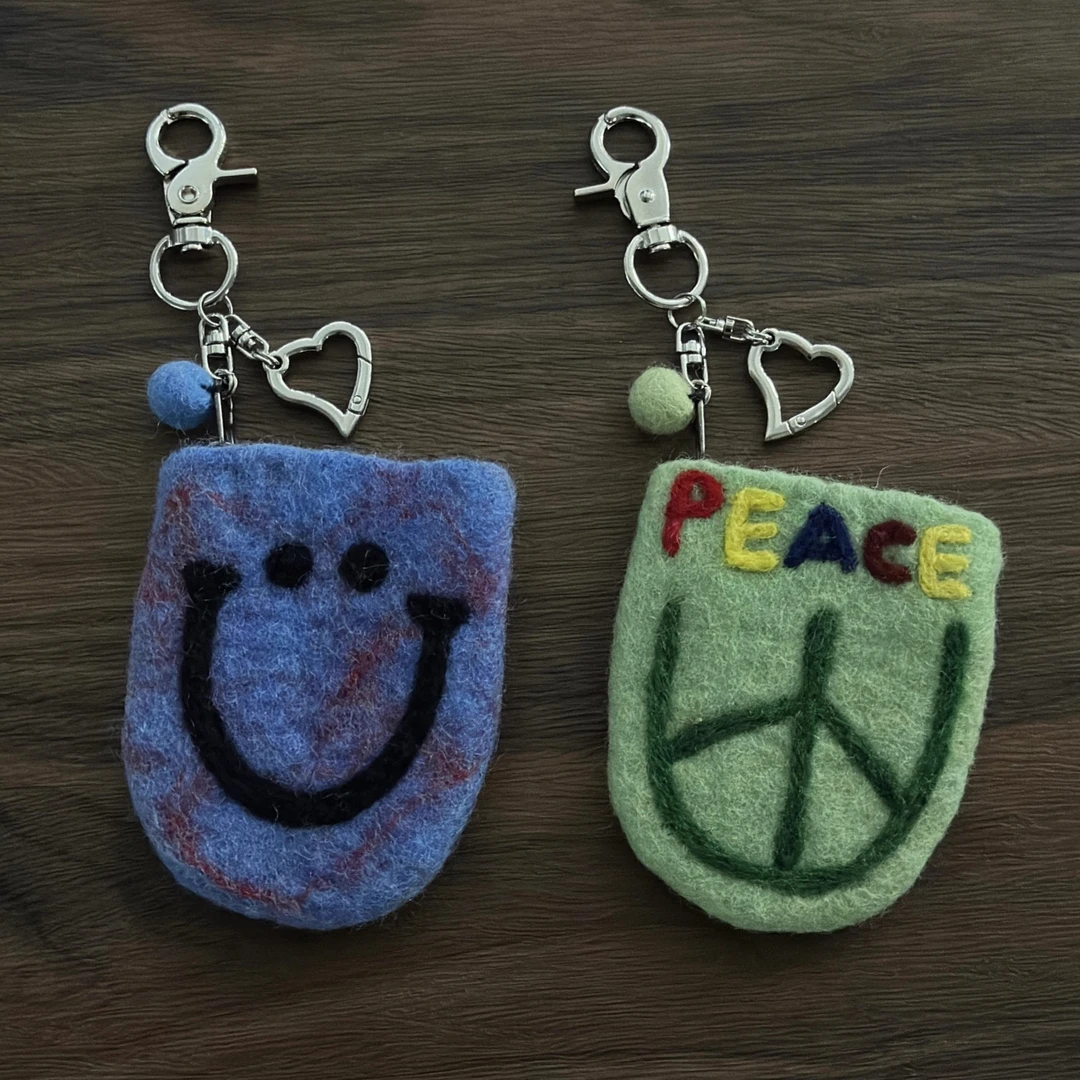 MS手工羊毛毡原创零钱包便携钥匙扣腰间挂饰笑脸小众包挂