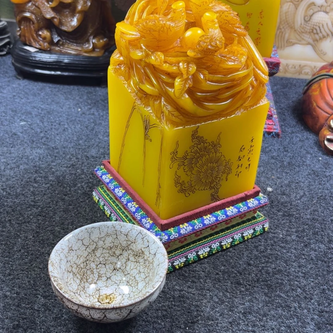 以***待瓷片精美手工制作瓷瓶