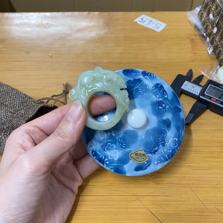 摆件中古工艺品一个