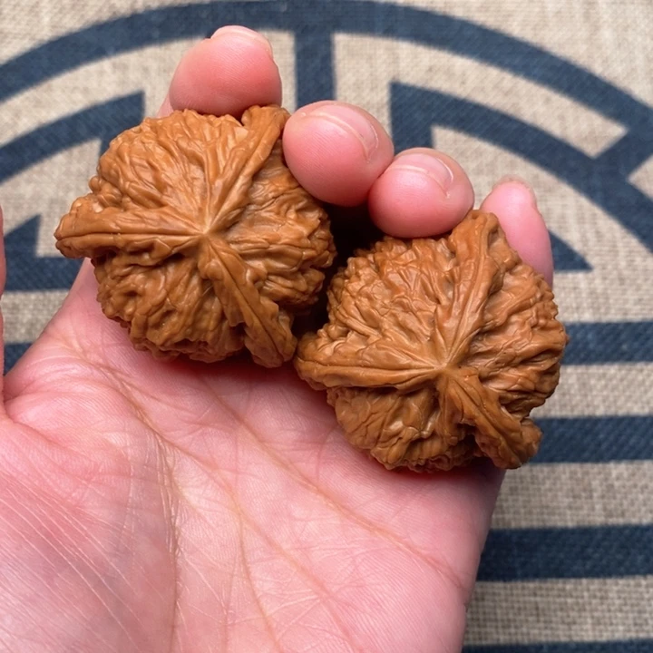 吊坠文玩核桃痞****?