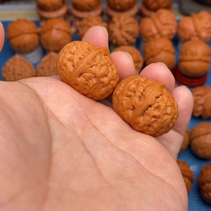 文玩核桃把件麒麟磨盘