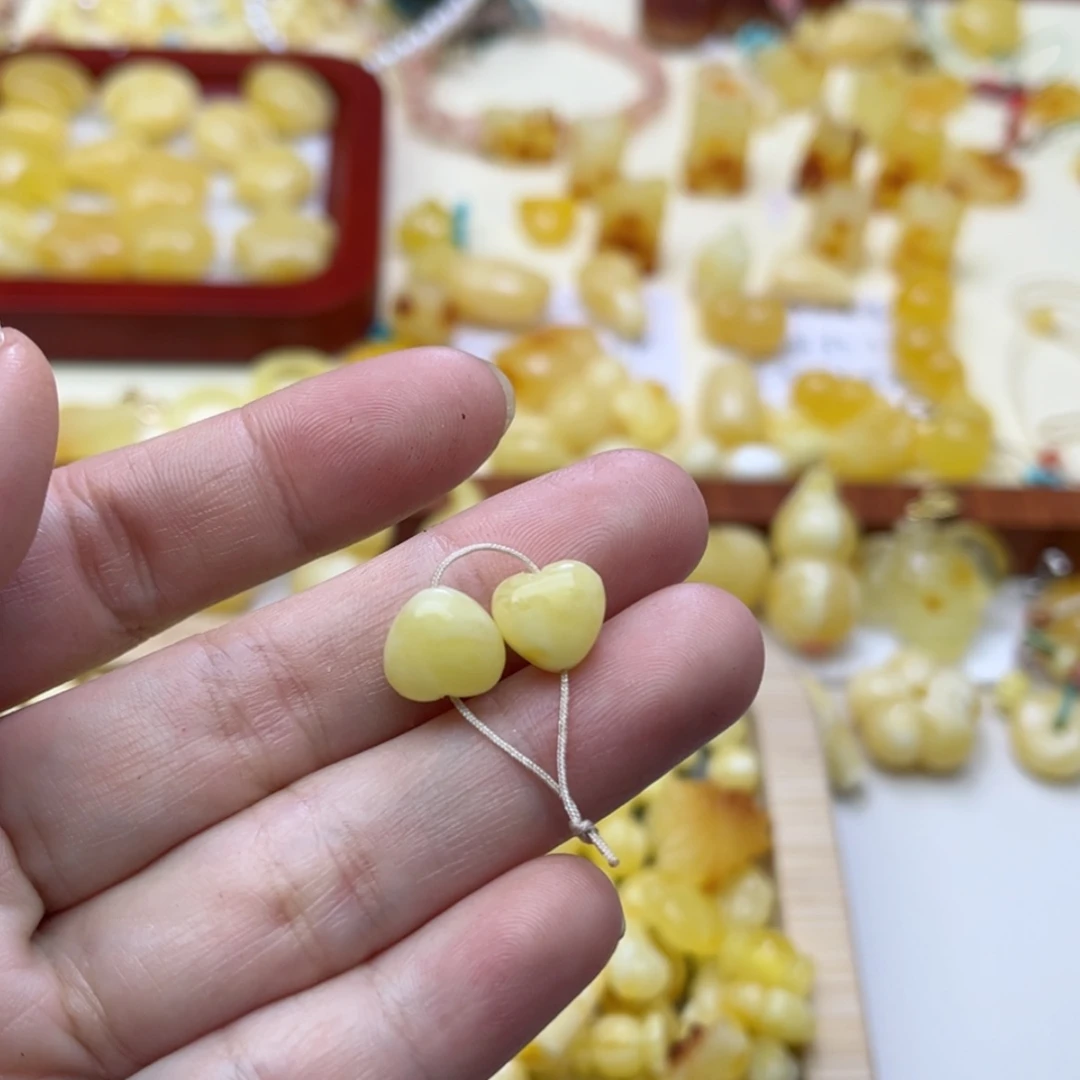 【闪购商品】蜜蜡裸石未镶嵌配饰