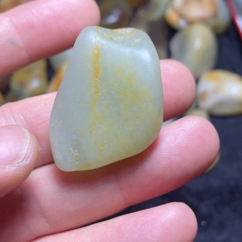 套链未镶嵌和田玉（糖玉）