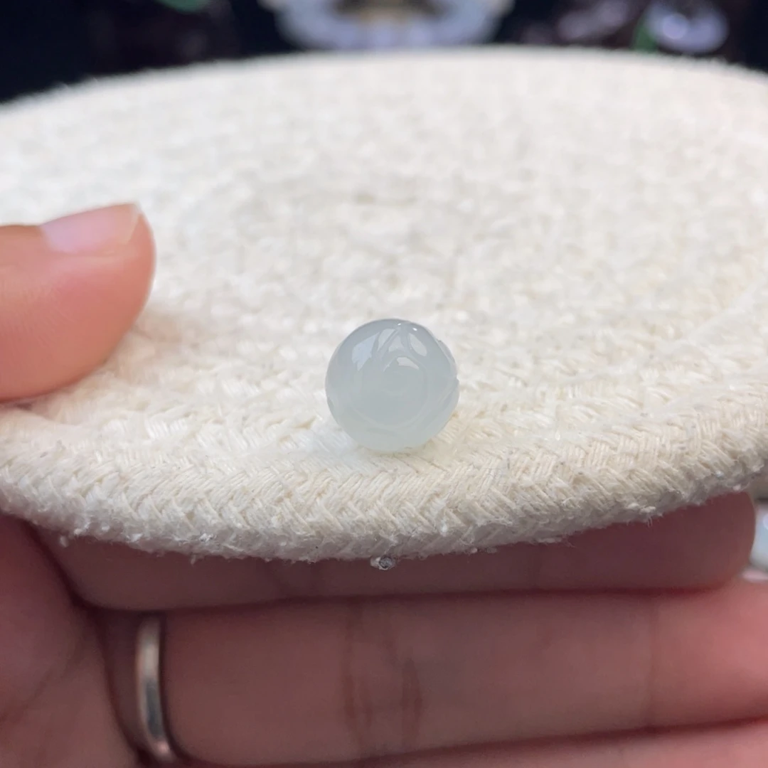 散珠翡翠特色雕刻祥云胶润圆珠卡10.5mm