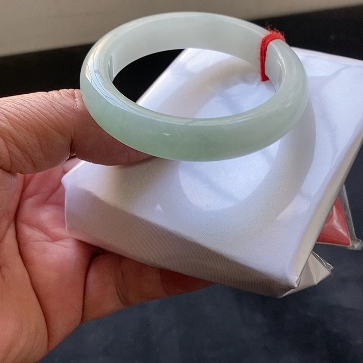 就***️翡翠未镶嵌手镯正