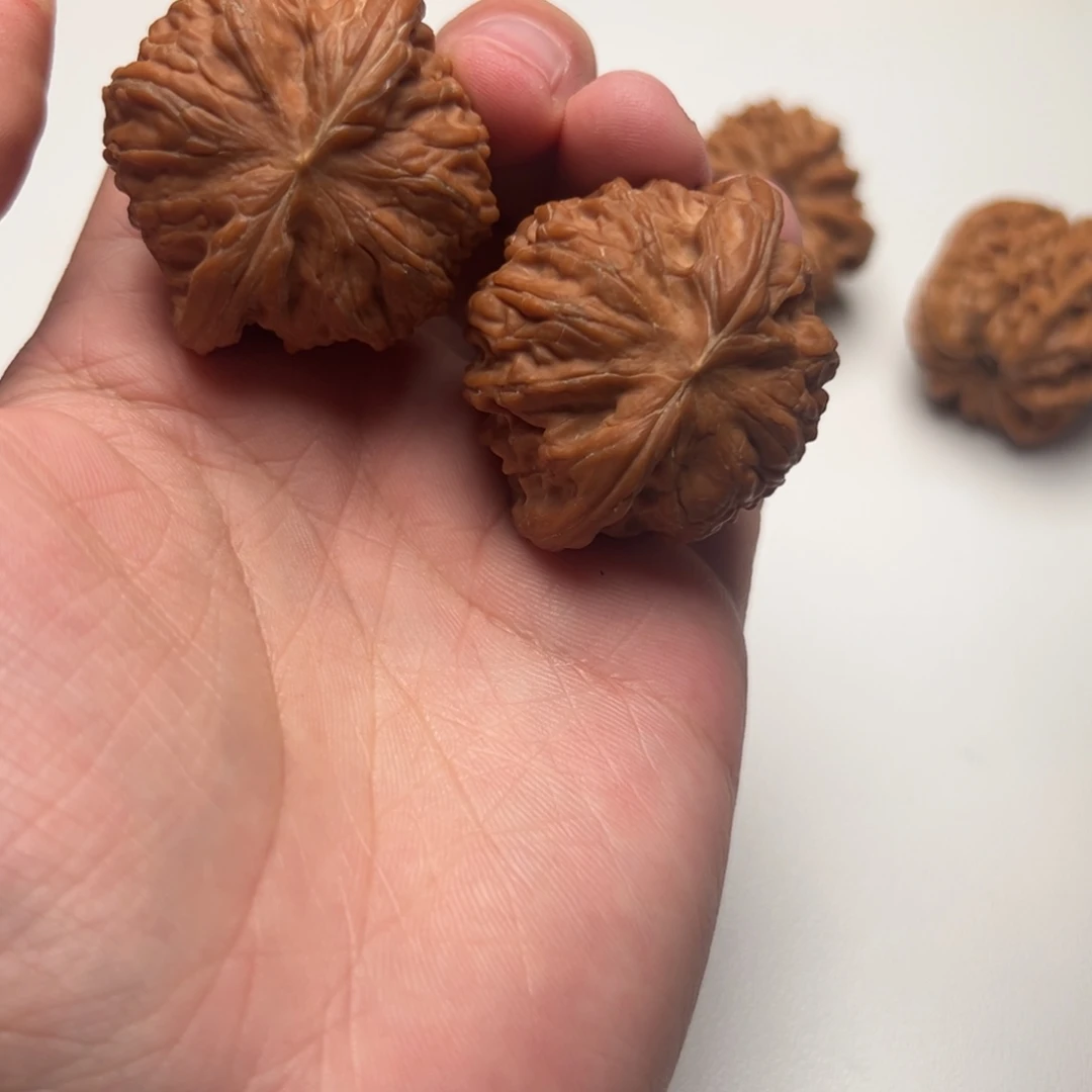 文玩核桃吊坠蝴蝶磨