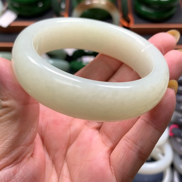 【闪购商品】未镶嵌手镯和田玉