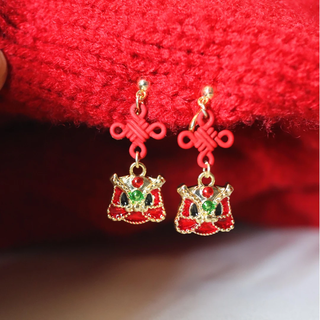 铜合金耳饰 H452耳环2025吉祥耳钉国潮新中式舞狮本命年喜庆红色
