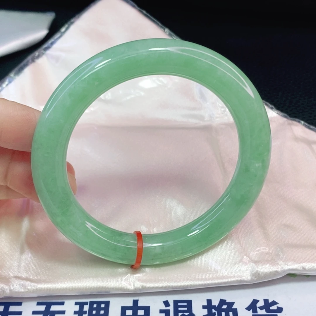 未镶嵌手镯翡翠56圆镯