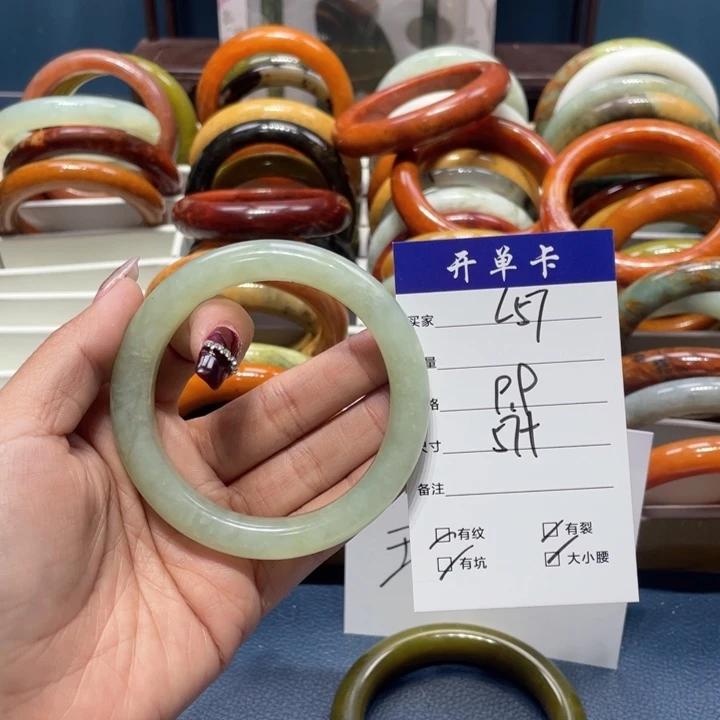 蛇纹石玉手镯未镶嵌炸***友