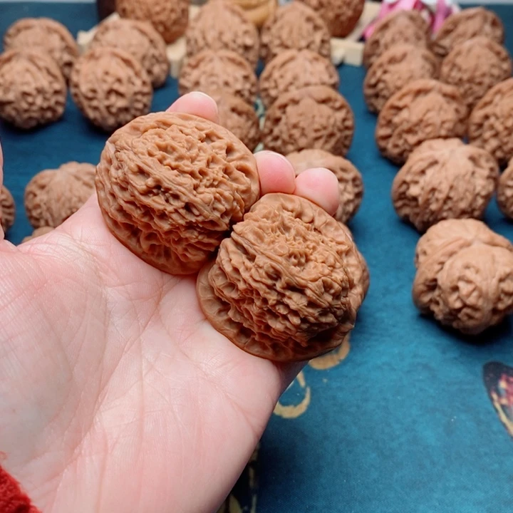 文玩核桃把件南疆石40