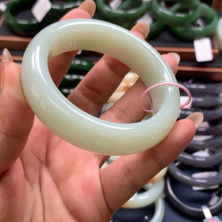 【闪购商品】未镶嵌手镯和田玉