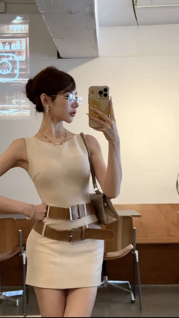 粉红PINK丨“出片达人”设计感韩版气质双腰带连衣裙LWJ25A1Q976