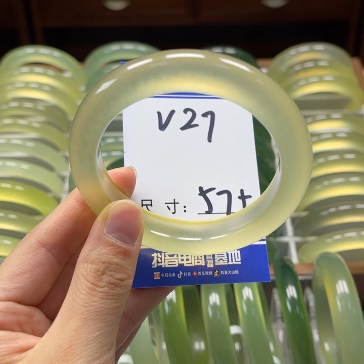 ****址未镶嵌岫玉手镯手镯