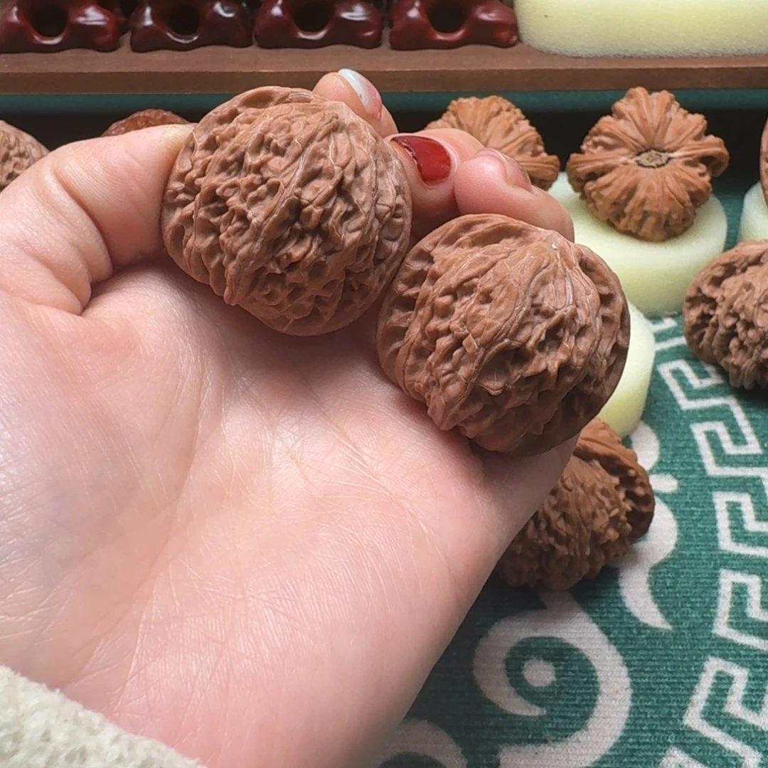 文玩核桃吊坠37红皮磨盘