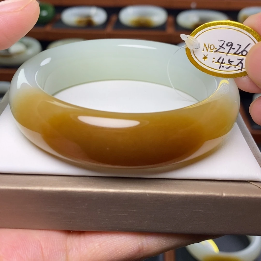 和田玉（糖玉）未镶嵌手镯