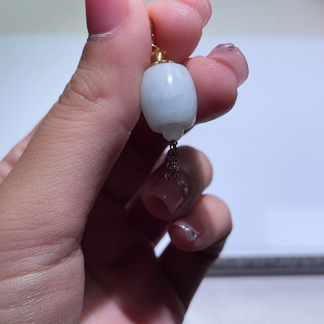 翡翠未镶嵌颈饰fihhhhhjj