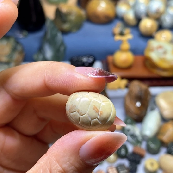 岫岩河磨玉（透闪石质玉）未镶嵌挂件