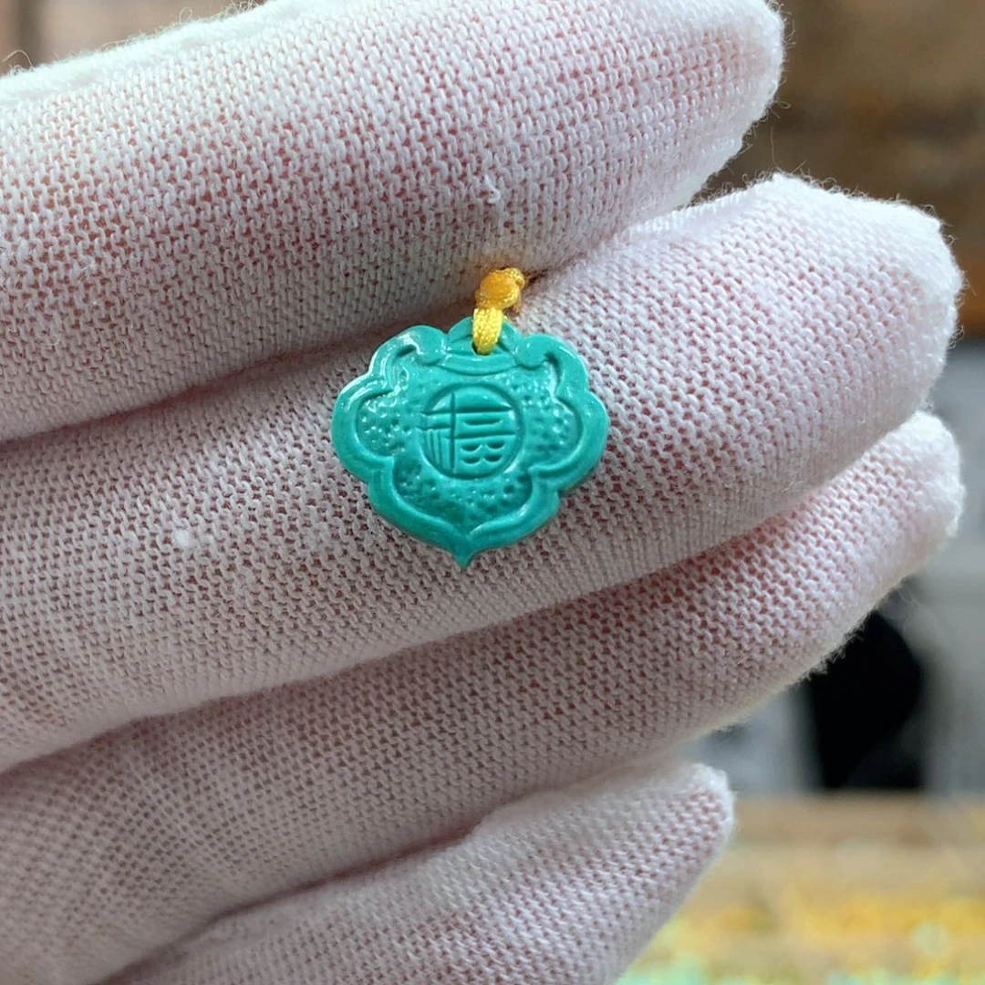 绿松石未镶嵌挂件