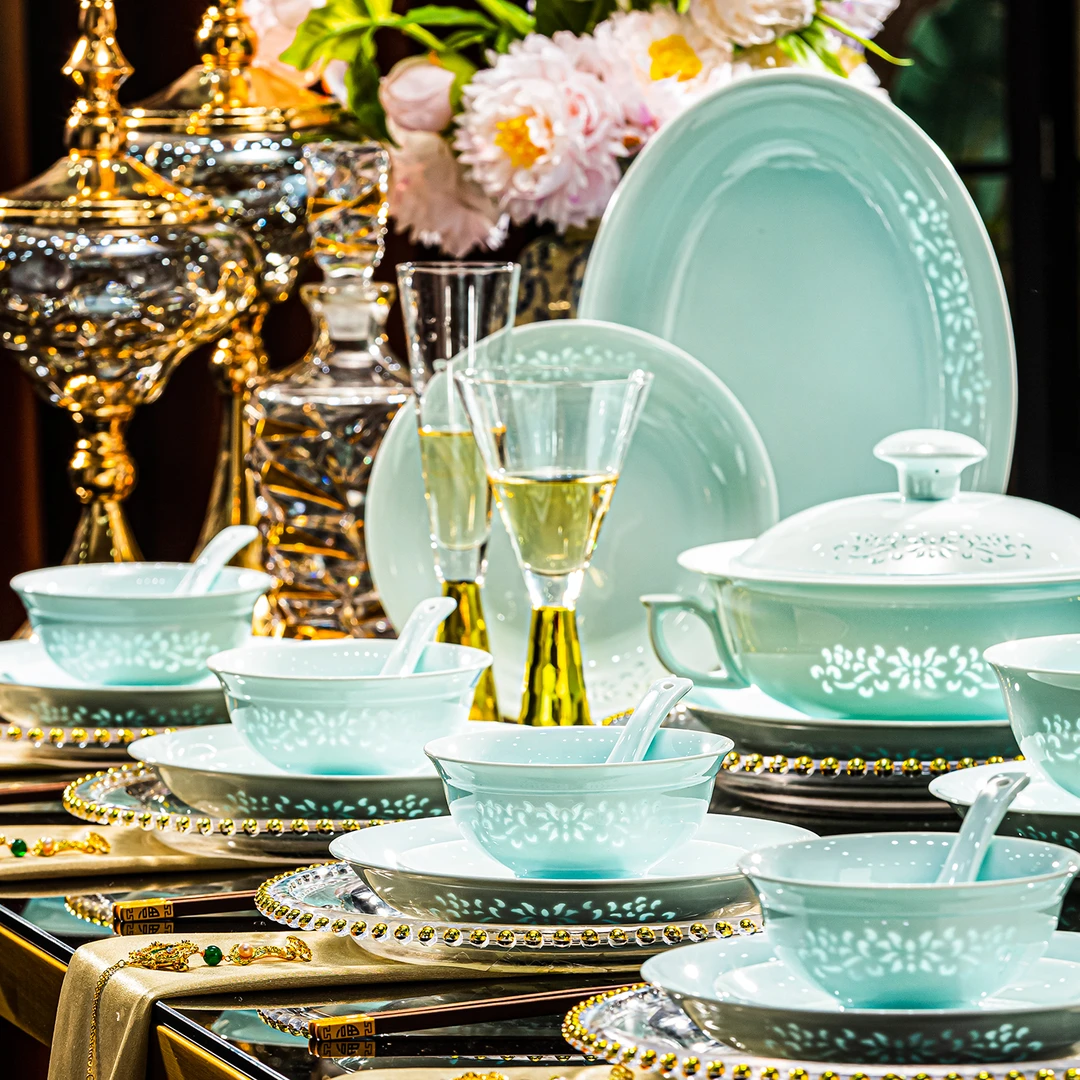 6人食48件套装景德镇正品青瓷玲珑餐具碗碟套装家用套碗乔迁送礼