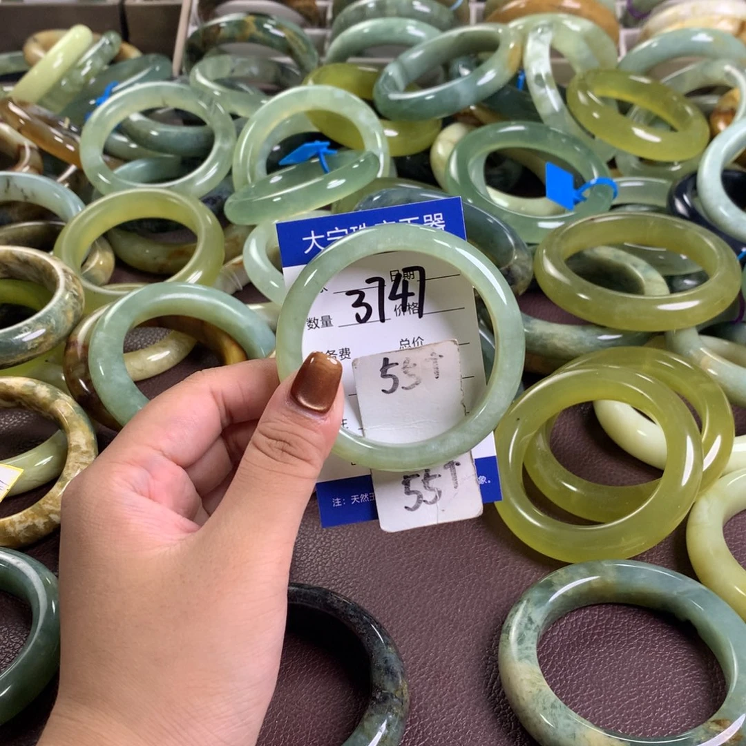 未镶嵌蛇纹石玉手镯3747