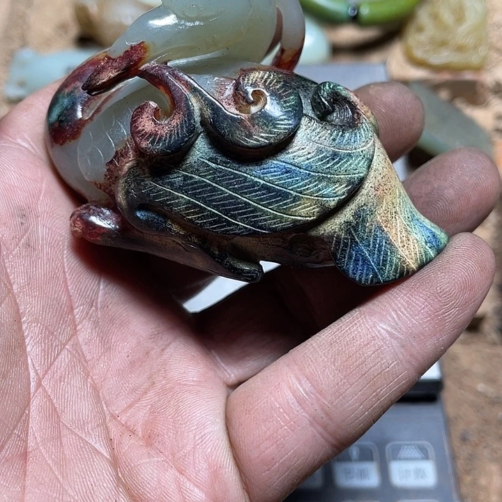 那***雨和田玉（糖玉）未镶嵌颈饰