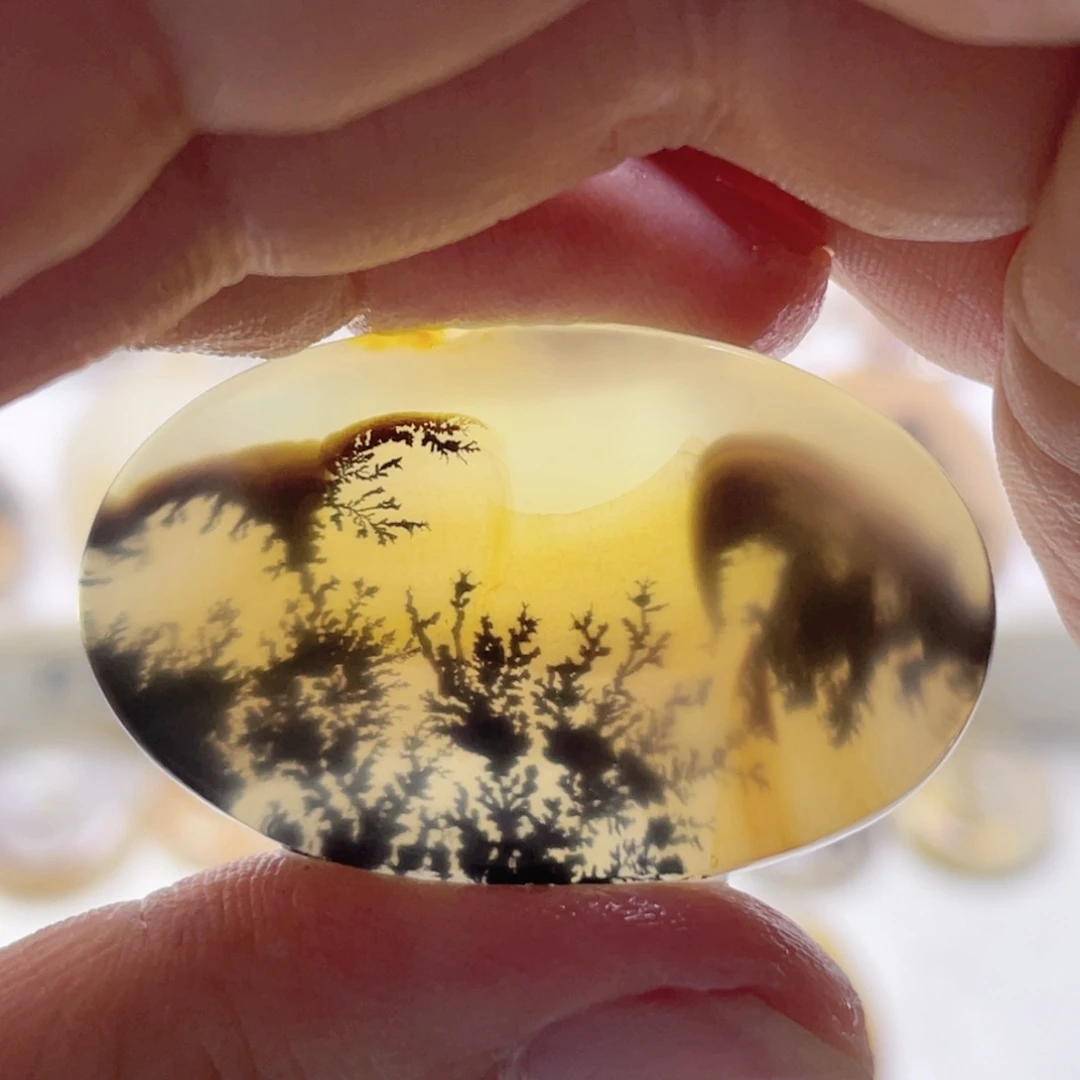 玛瑙/玉髓未镶嵌珠宝奇石