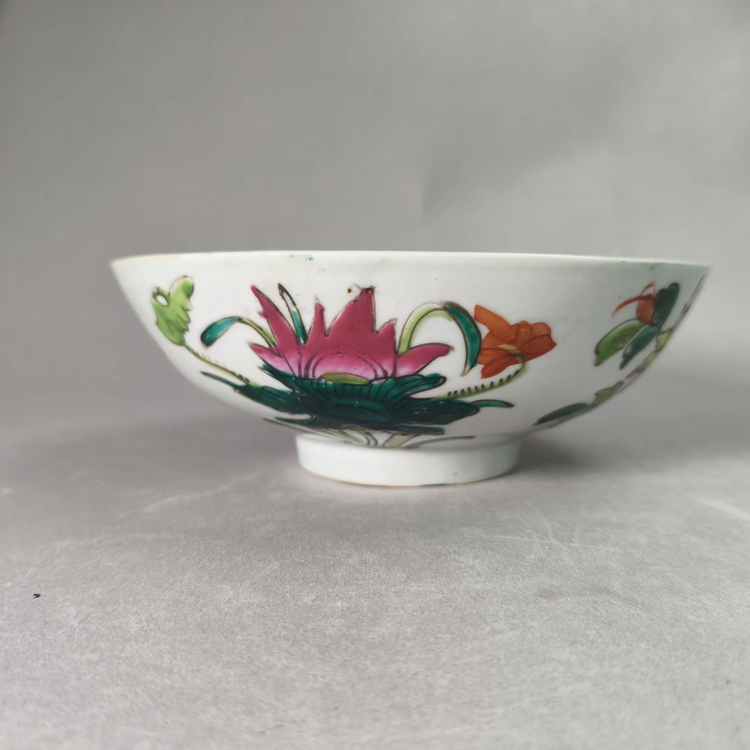 25071488清光绪粉彩花卉纹碗 口径19.9cm A03129
