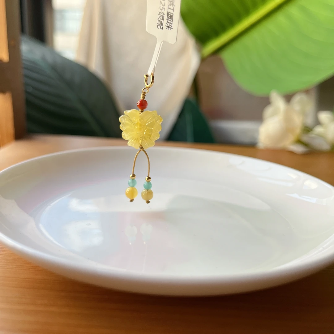 【郭老师】蜜蜡蝴蝶南红圆珠搭天河石S925银配件吊坠约0.5g+