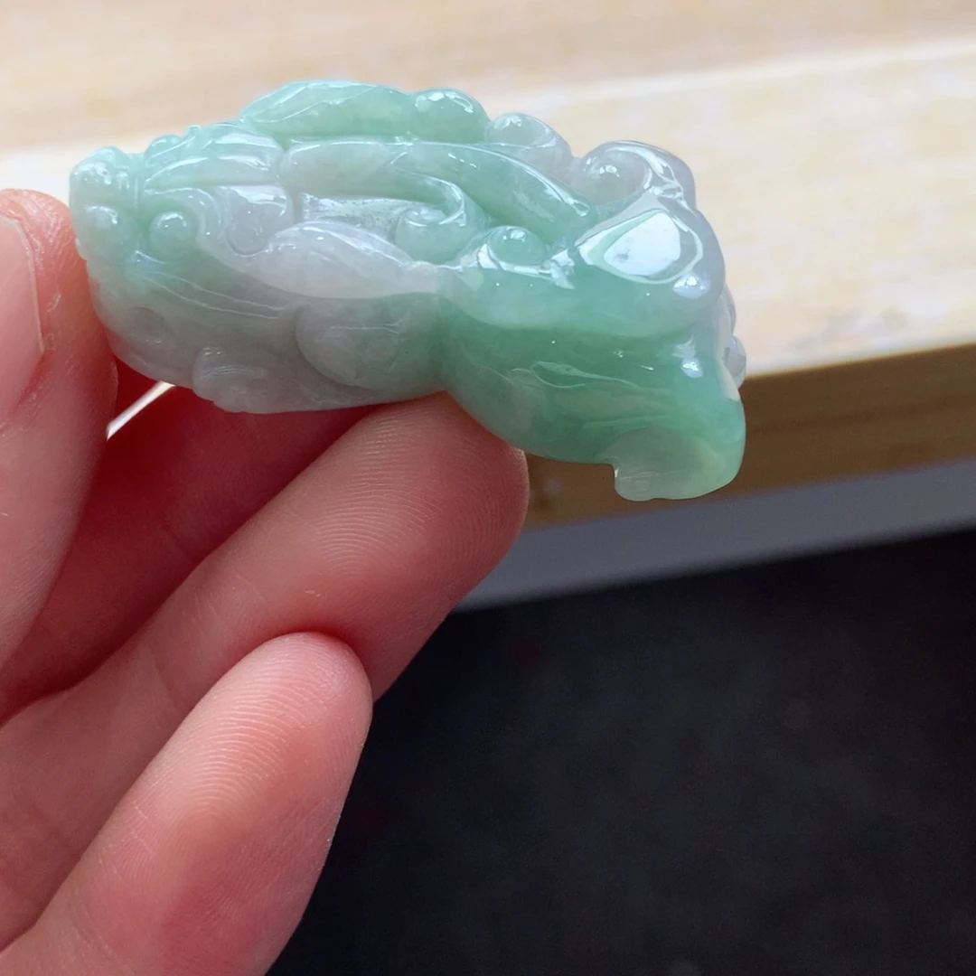 翡翠颈饰未镶嵌吊坠